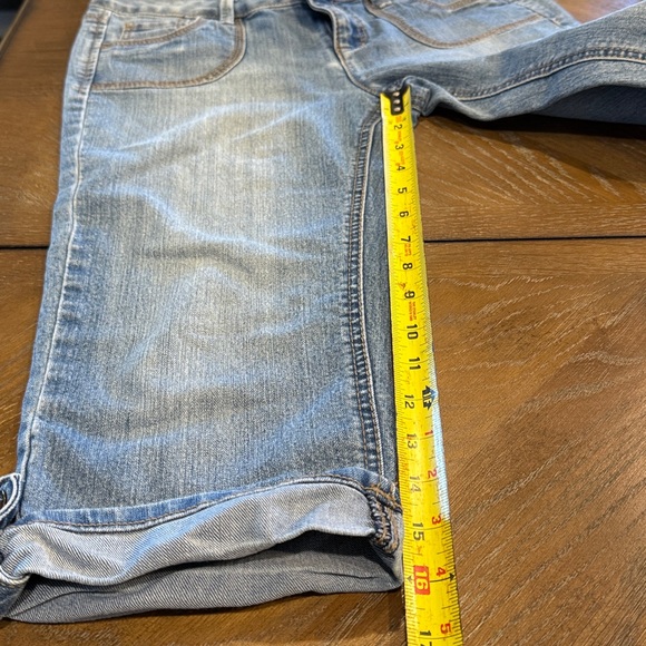 SO Women's Light Blue Cropped Jean Capris - Picture 5 of 7